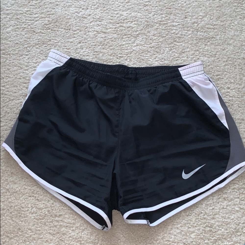 NIKE 🌸 SHORTS 🌸